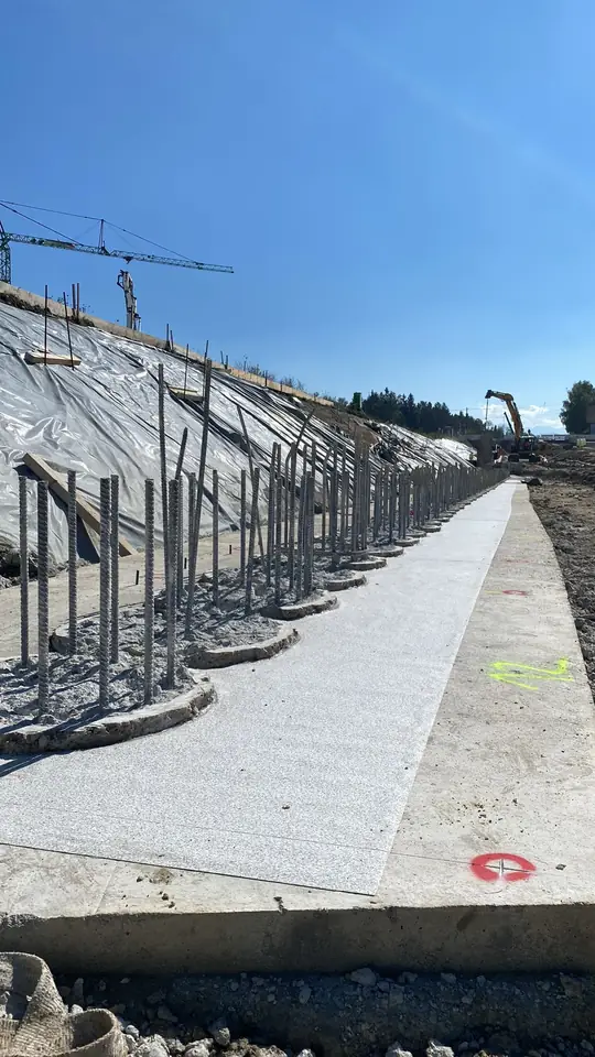 Bohrpfahlköpfe sauber auf Sollhöhe gekappt